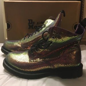 NWOT Dr. Martens Boots - Pascal Mirror Shift Suede